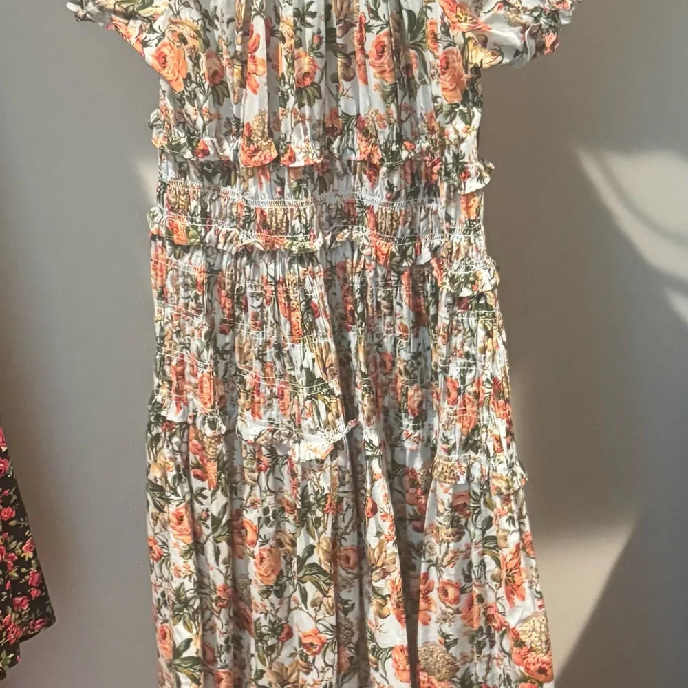 Doen Floral Smocked Midi Dress - Picture 8 of 8